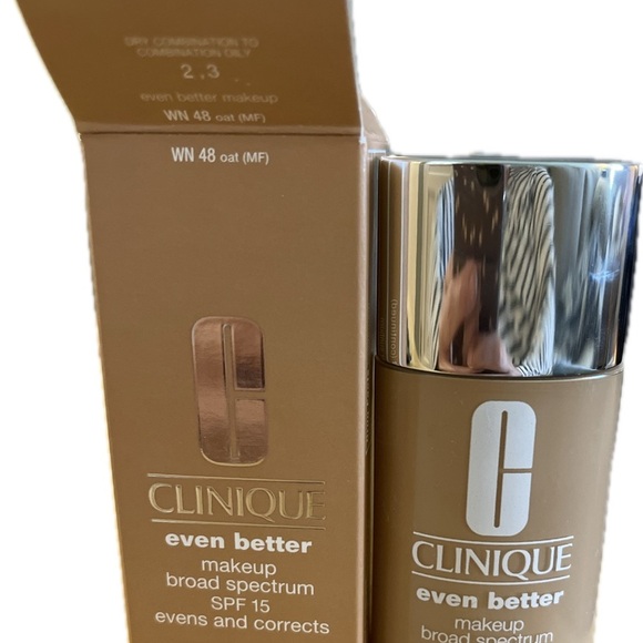 Clinique Other - Clinique Even Better Makeup SPF 15